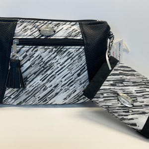 Clutch de muñeca con cartera a juego