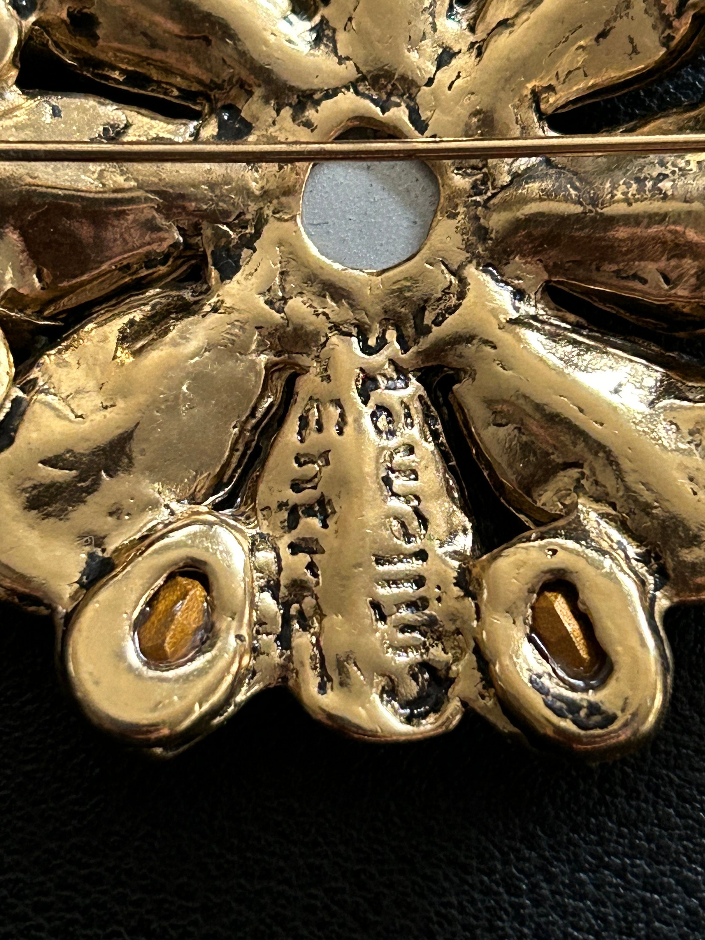 Broche Vintage Dorée « ENTRE GUILLEMETS » - Cuivre Doré à L'or Fin 24 Carats
