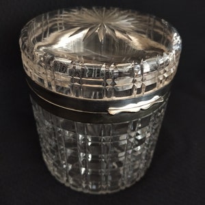 Baratija francesa vintage grande Kirby Beard & co. Caja con tapa Cristal y baño de plata