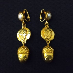 Rara vintage Ines de la Fressange Paris French Designer Ear Clips