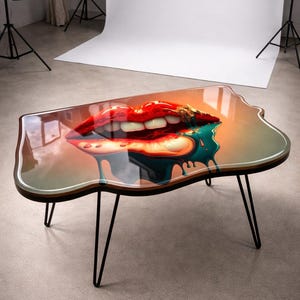 Table basse design en résine époxy, Motif artistique lèvres, Pièce unique en MDF, Style moderne & décoratif