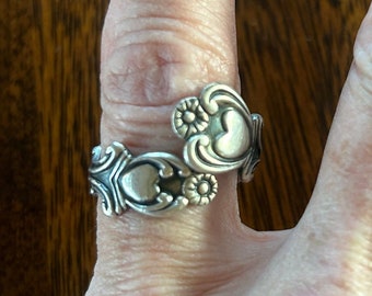 Ring, silver, double hearts wrap around ring, adjustable