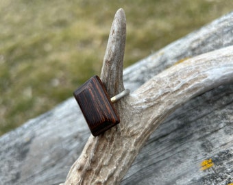 Ring, wood, adjustable, Faceted polished wood adjustable statement ring