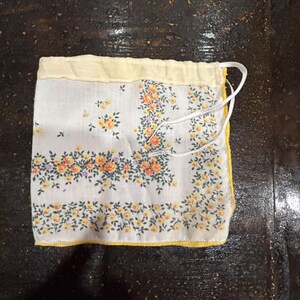 Hankerchief sachet bag, repurposed, upcycled, medium drawstring pouch sewn from vintage floral print hankerchief image 4