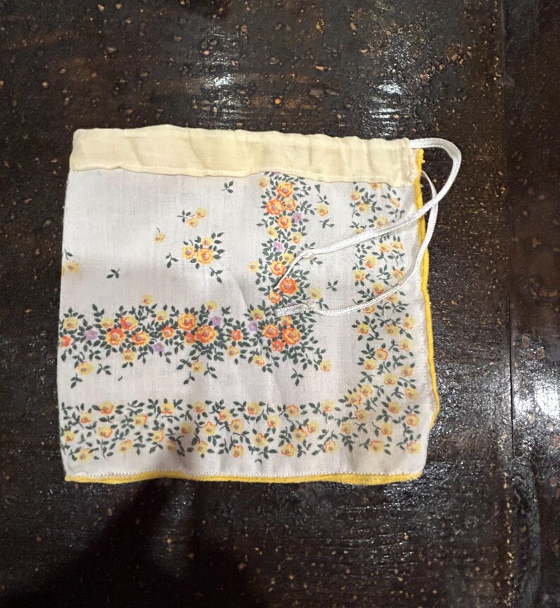 Hankerchief sachet bag, repurposed, upcycled, medium drawstring pouch sewn from vintage floral print hankerchief image 4
