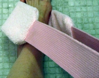 Reach My Feet! Foot drying towel with fully reaching strap - Great for pregnancy, injury, elderly, lack of flexibility