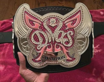 Réplica del cinturón de campeonato de lucha libre femenina / Diseño de mariposa rosa, pieza de colección.