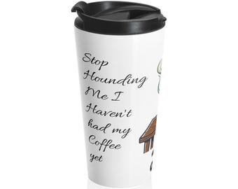 Droevige illustratie van de Basset Hound-koffie Reismok | Hardlopen op cafeïne