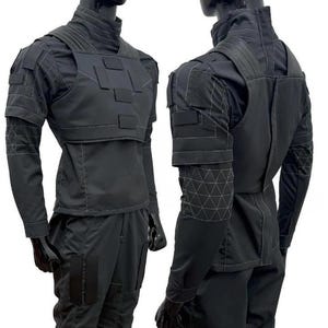 Black Mandalorian cosplay black suit with matching vest on mannequin, Star Wars inspired bounty hunter costume, custom flight suit outfit for Etsy listing primary photo