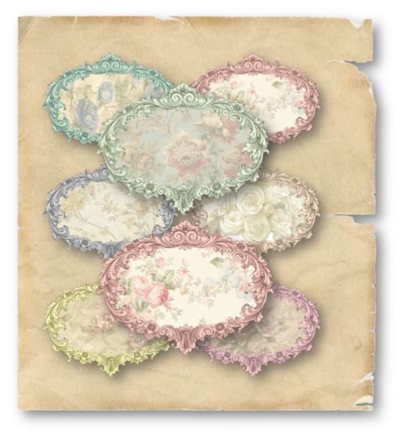 Pu&ograve; includere: Una collezione di sette cornici ovali con decorazioni floreali ornate e colori pastello. Le cornici sono sovrapposte e hanno un'estetica vintage.