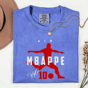 Camiseta unisex con diseño exclusivo de la estrella del fútbol francés, Comfort Colors® Air Mbappé #10, homenaje al jugador de fútbol. imagen 6