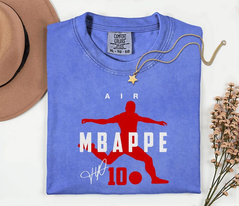 Camiseta unisex con diseño exclusivo de la estrella del fútbol francés, Comfort Colors® Air Mbappé #10, homenaje al jugador de fútbol. imagen 6