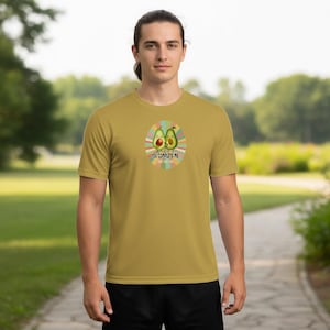 Puede incluir: Una taza de cerámica blanca con un diseño floral colorido. La taza tiene un asa y un borde ancho. Las flores son en tonos rosa, morado y amarillo. Ideal para bebidas calientes.