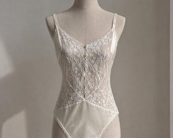 VTG Vanity Fair Lace Bodysuit Ivory Nylon Lingerie Romantic Bridal Sheer Teddy Size 36 USA Vintage