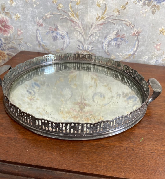silver tray for dresser Classic Decorative Vanity Perfume Dresser Jewelry Organizer Makeup Mirror Tray, Color: Silver