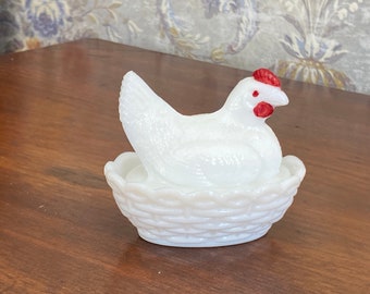 Vintage Westmoreland Milk Glass Hen on Nest