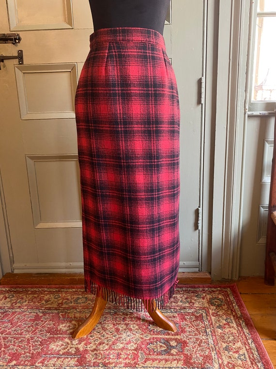 Vintage Woolrich Red & Black Plaid Wool Skirt With Fringe,size 4 