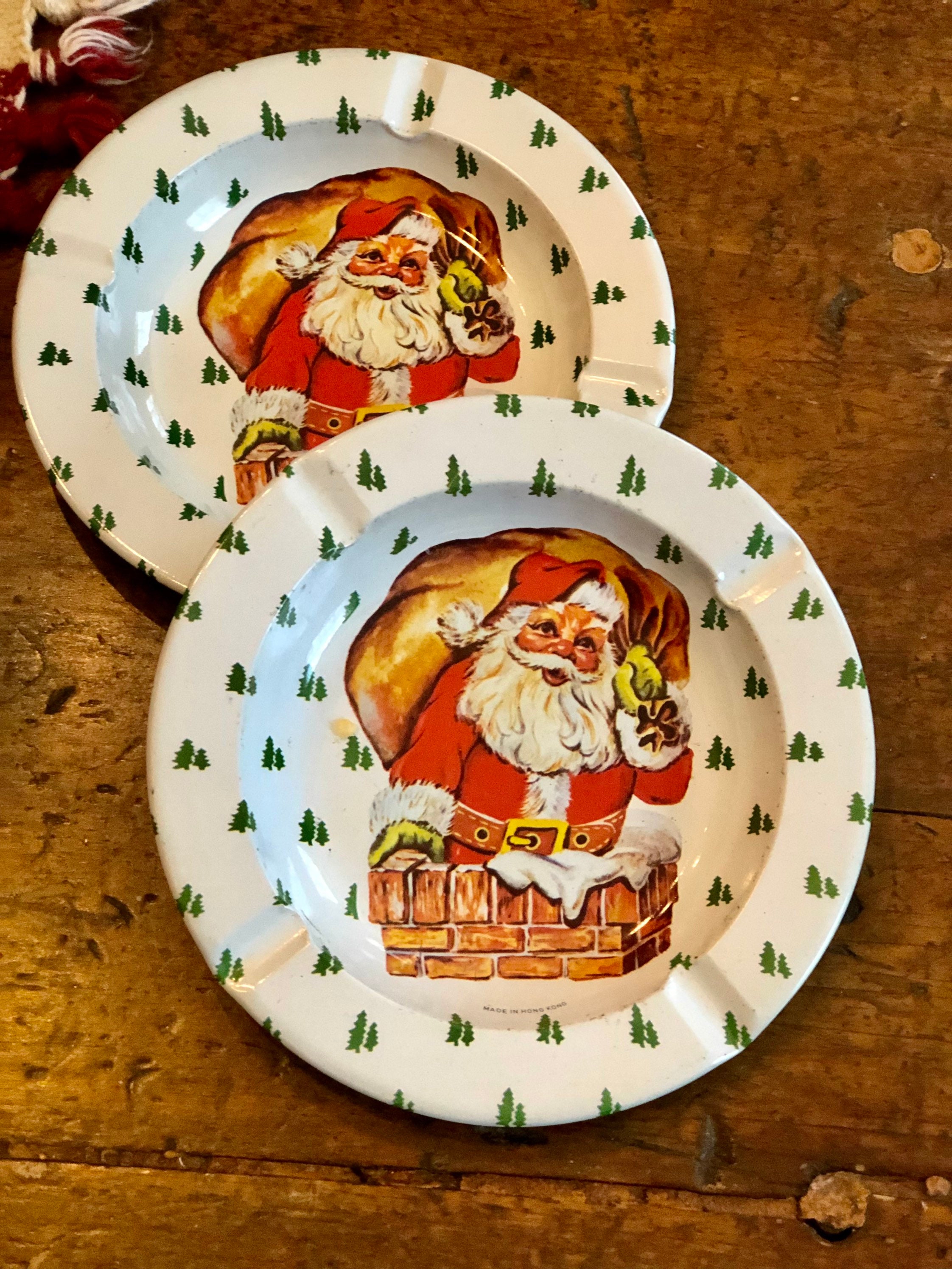 Set of Two Vintage 1960s Tin Christmas Ashtrays,santa Claus,hong