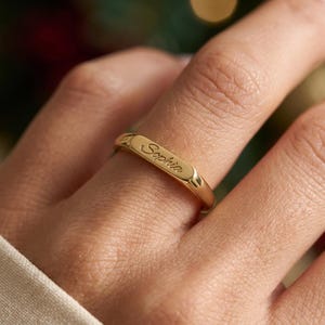 Anillo personalizado de plata de ley 925 con nombre, anillo con nombre personalizado, joyería minimalista y delicada con nombre, anillo apilable, regalo para ella, regalos de Navidad