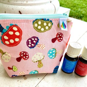 Essential oil bag, holds 6 bottles mushroom Mini flat essential oil Bag Essential oil gift Essential oil storage essential oil case travel
