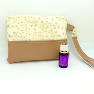 Gold stars sparkly wristlet essential oil slots