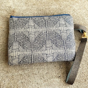 Essential oil wristlet Gold and Navy sparkle chevron