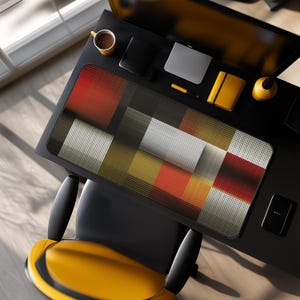 Alfombrilla de escritorio geométrica moderna con estampado de cuadrícula para espacio de trabajo, ideal como regalo para clientes de diseño.