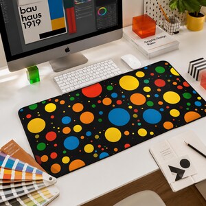 Colorful Deskmat, 3 mm Neoprene | Retro Circle Pattern, Anti-Slip Rubber Backing