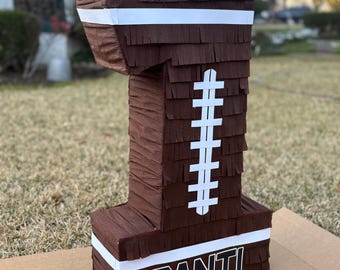 Piñata con temática de fútbol