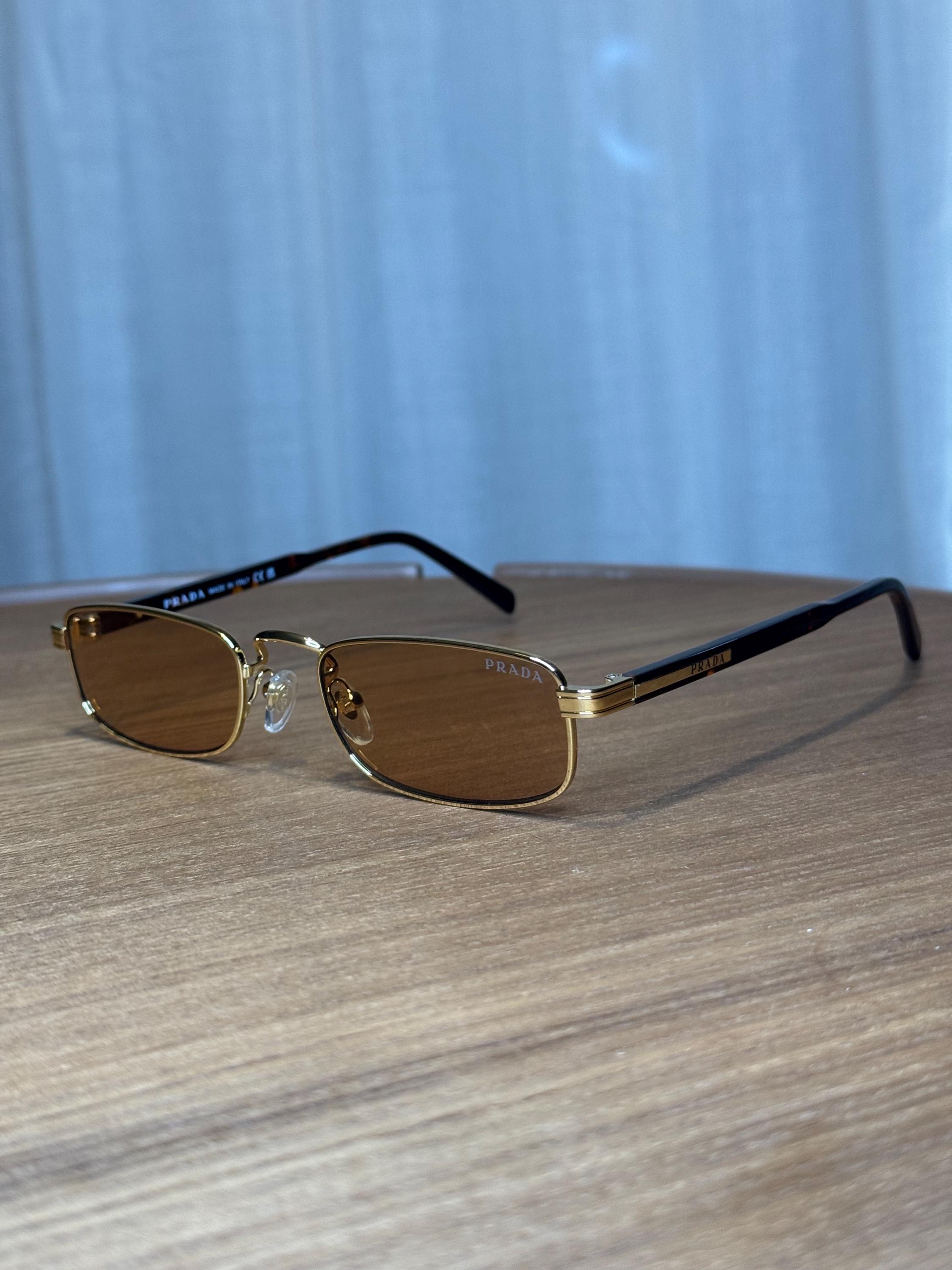 プラダ　サングラス　リムレス　ブラウン　ケース　Vintage　VPR62C/N 70 割引 プラダ サングラス リムレス ブラウン ケース Vintage VPR62C