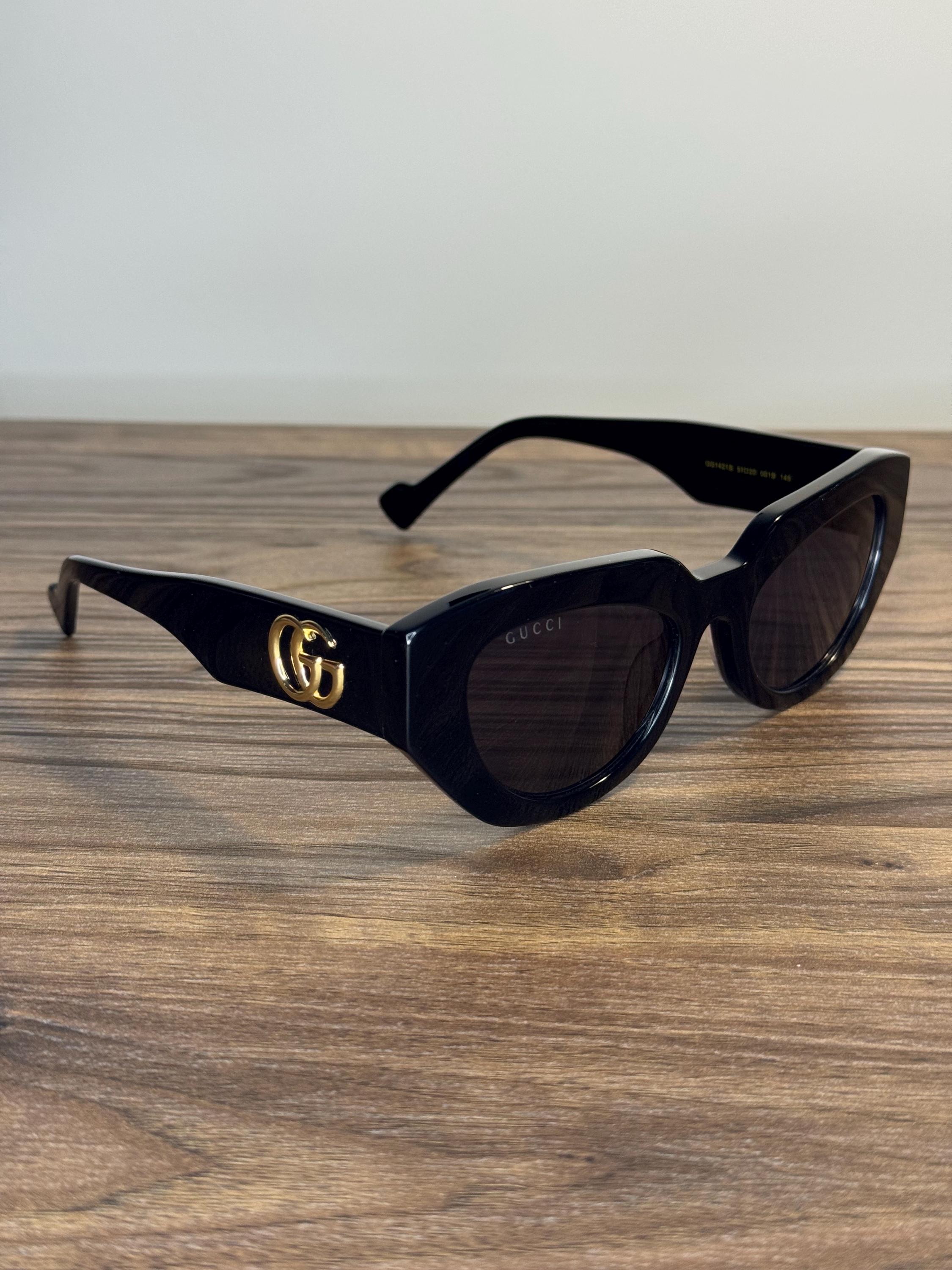 Gucci GG1421S Sunglasses – Black Cat Eye – Gold GG Logo  display picture 3