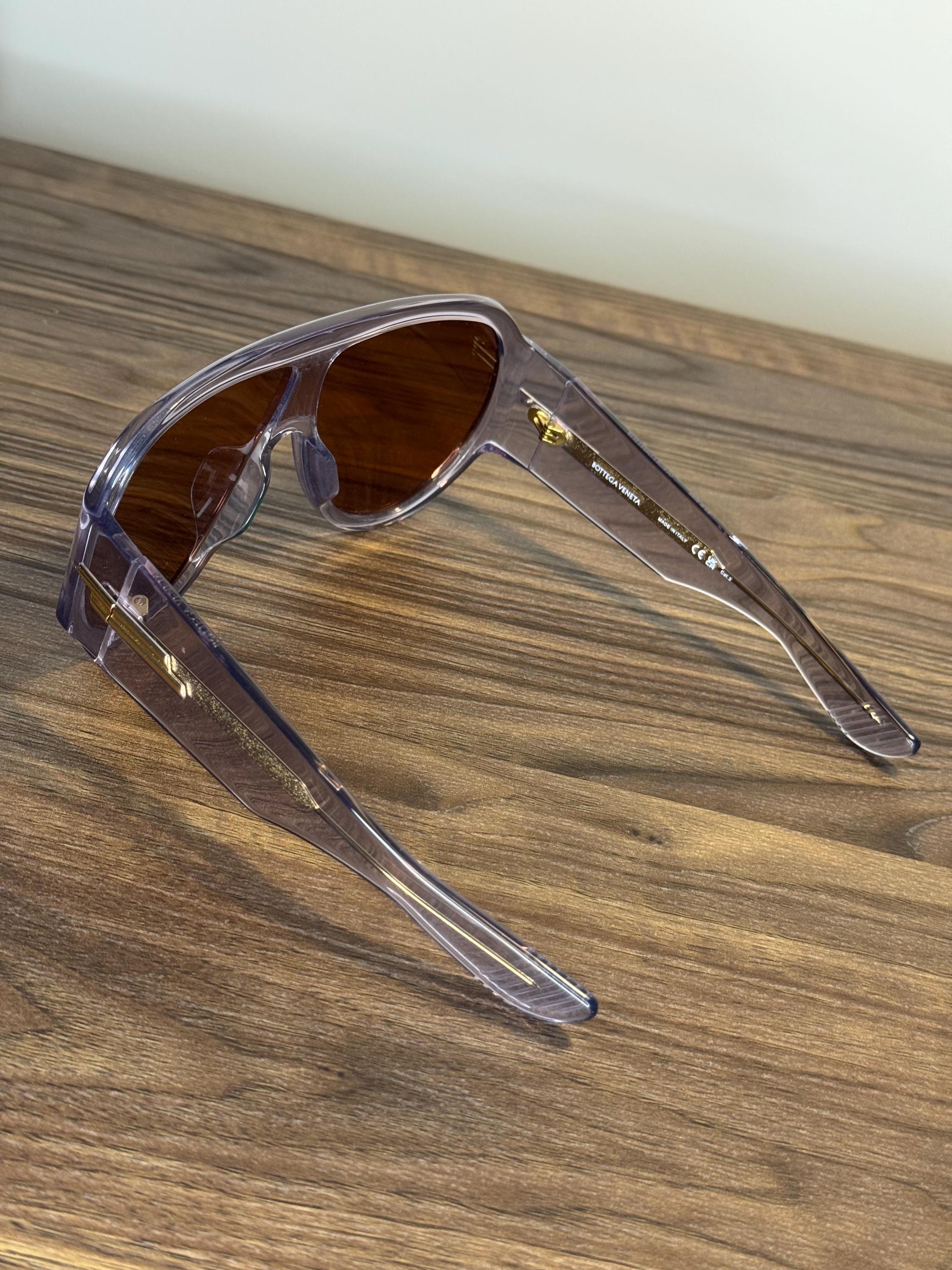 Bottega Veneta BV1345S 005 Shield Sunglasses - Shiny Brown/Grey Bottega Veneta BV1345S Shield Sunglasses – Transparent Grey  main image 4