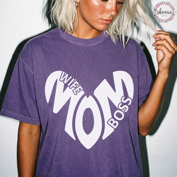 Comfort Colors Mom Wife Boss Shirt, Mothers Day Gift, Birthday Gift for Mom, New Mom Gift, Minimalist Mom Shirt