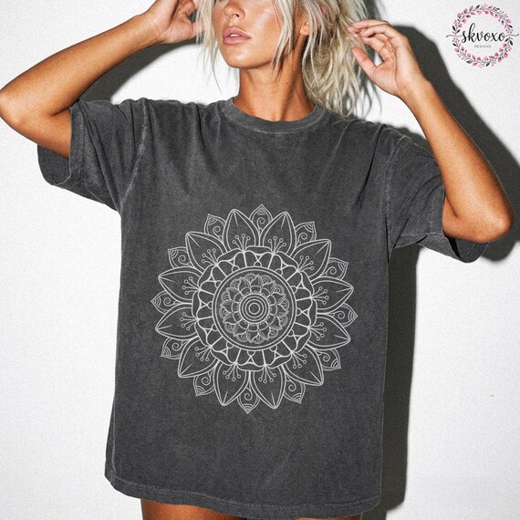 Comfort Colors Cute Mandala Shirt for Women Spring Flower T-shirt Aesthetic Gift for Her Boho Mandala Tee Mother's Day Gift Yoga Shirt