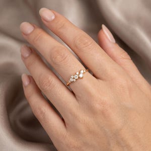 Gold Cluster Ring, Dainty Crystal Ring, Round Stone Ring, Minimalist Gold Ring, Sparkling Statement Ring, Gift for Her