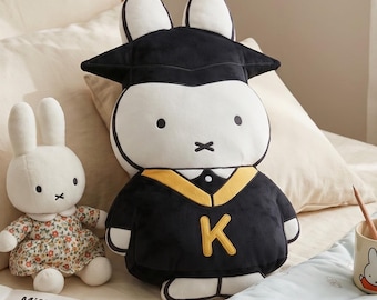 Cuscino personalizzato con nome a tema "Coniglietto per la laurea", Simpatico cuscino a forma di coniglietto, Regalo di laurea carino, Ricordo personalizzato per la laurea, Regalo per lei