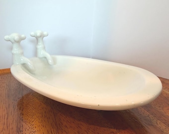 Bathtub Soap dish in White Ceramic