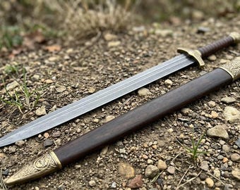 手作りのダマスカス鋼製バイキングソード＆ダガー（木製鞘付き）｜カスタム彫刻入り中世ギフト
