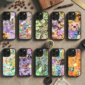 Puede incluir: Diez fundas para smartphone dispuestas en dos filas, cada una con un collage único de varios personajes de dibujos animados coloridos y patrones. Los diseños incluyen temas con paletas de colores morado, verde, rosa, azul y naranja.