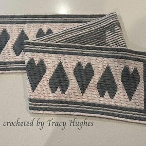 Mosaic Crochet Table Runner Pattern: Heart Theme