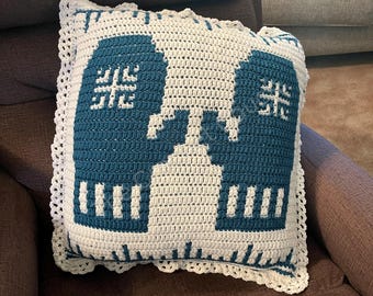 Nap time Mittens Pillow, Overlay Mosaic Crochet Pattern
