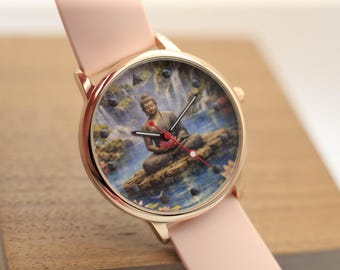 Reloj de mujer con retrato de Buda y loto, esfera de montaña serena personalizada, accesorio budista único para mujer, regalo artístico perfecto para dama