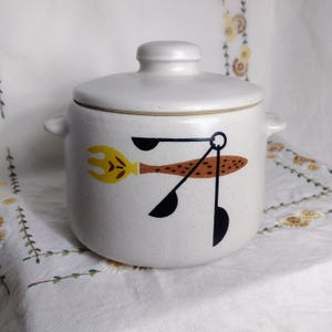 MCM West Bend Bean Pot Kitchen Crock with Lid Made in USA