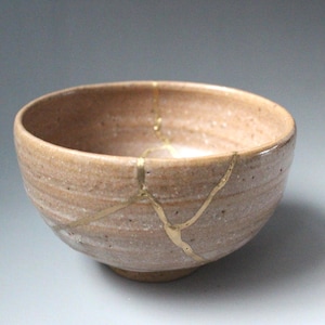 Japanese Kintsugi Tea Bowl, Natural Earthware Stoneware Chawan, Organic Gold Seam Repair, Wabi Sabi Matcha Cup Decorative Display