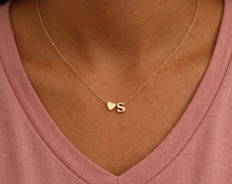 Collar con inicial de oro personalizado en forma de corazón - Delicado colgante con inicial y nombre personalizado - Joyería minimalista y delicada, regalo para mujer - Gargantilla de corazón pequeño