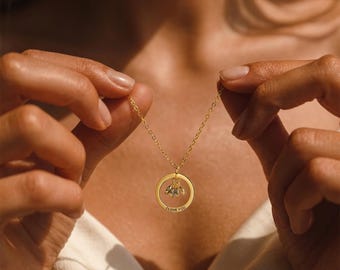 Anillo personalizado grabado con piedra de nacimiento / Colgante de acero inoxidable con nombre personalizado / Elegante regalo para parejas y familias