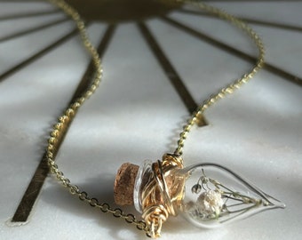 Träne Flasche Halskette: Getrockneter Schleierkraut, Floral Schmuck
