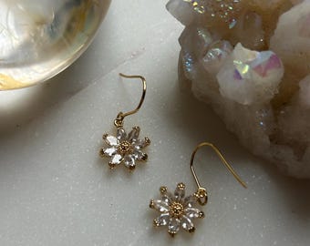 FLOWER POWER Daisy Charm Cubic Zirconia Nickel Free mini dangle gold stainless steel earrings for spring Easter dress up jewelry