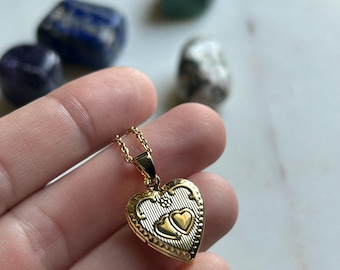 LOVERS stainless steel golden little heart locket for photo vintage inspired valentine jewelry gift for her
