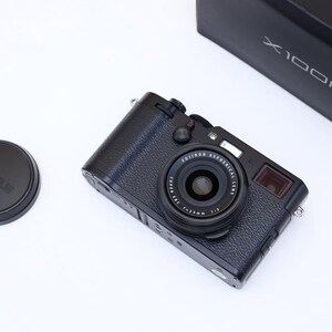 Fujifilm X100F Digital Camera – 24.3MP APS-C, 23mm f/2 Lens, Hybrid Viewfinder, Excellent Condition